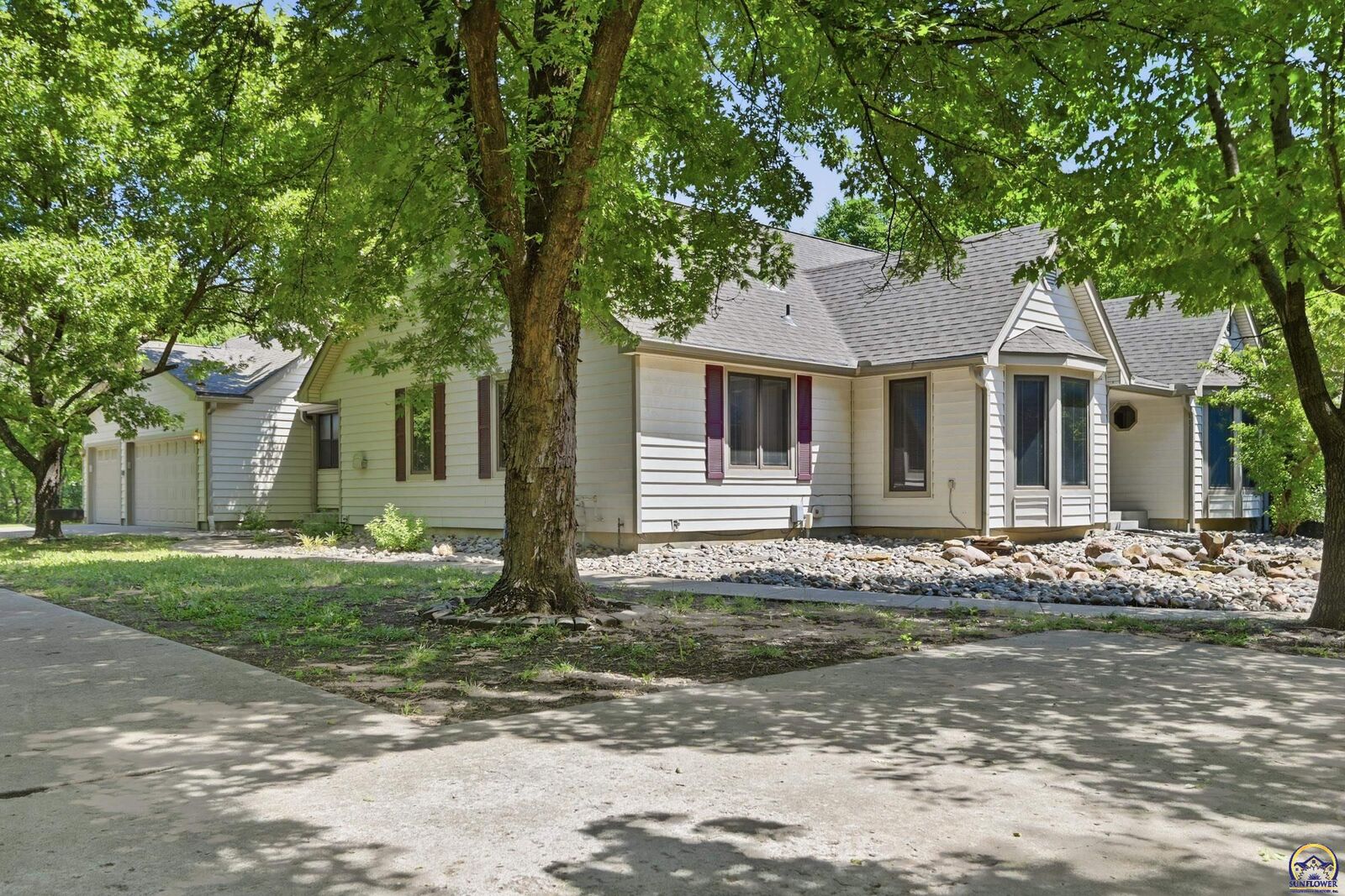 Property Photo:  4020 SE 61st St  KS 66409 
