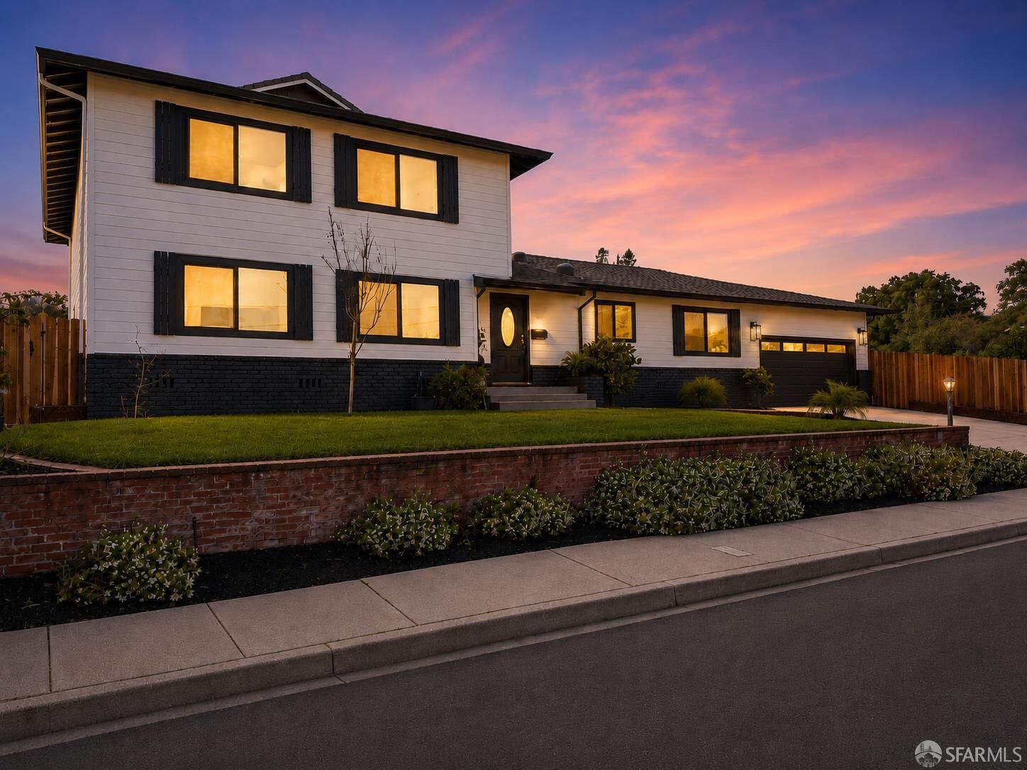 Property Photo:  2 Beaumont Court  CA 94549 