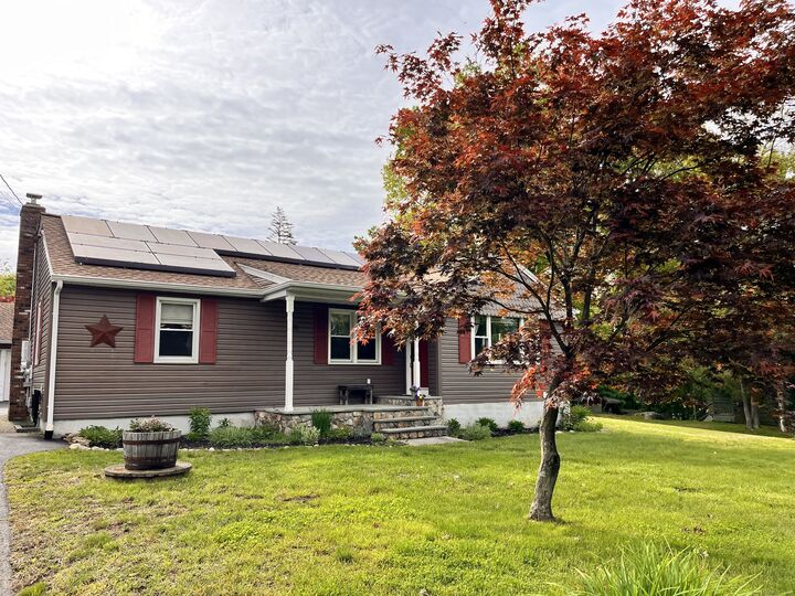 Property Photo:  15 Walter Road  CT 06483 