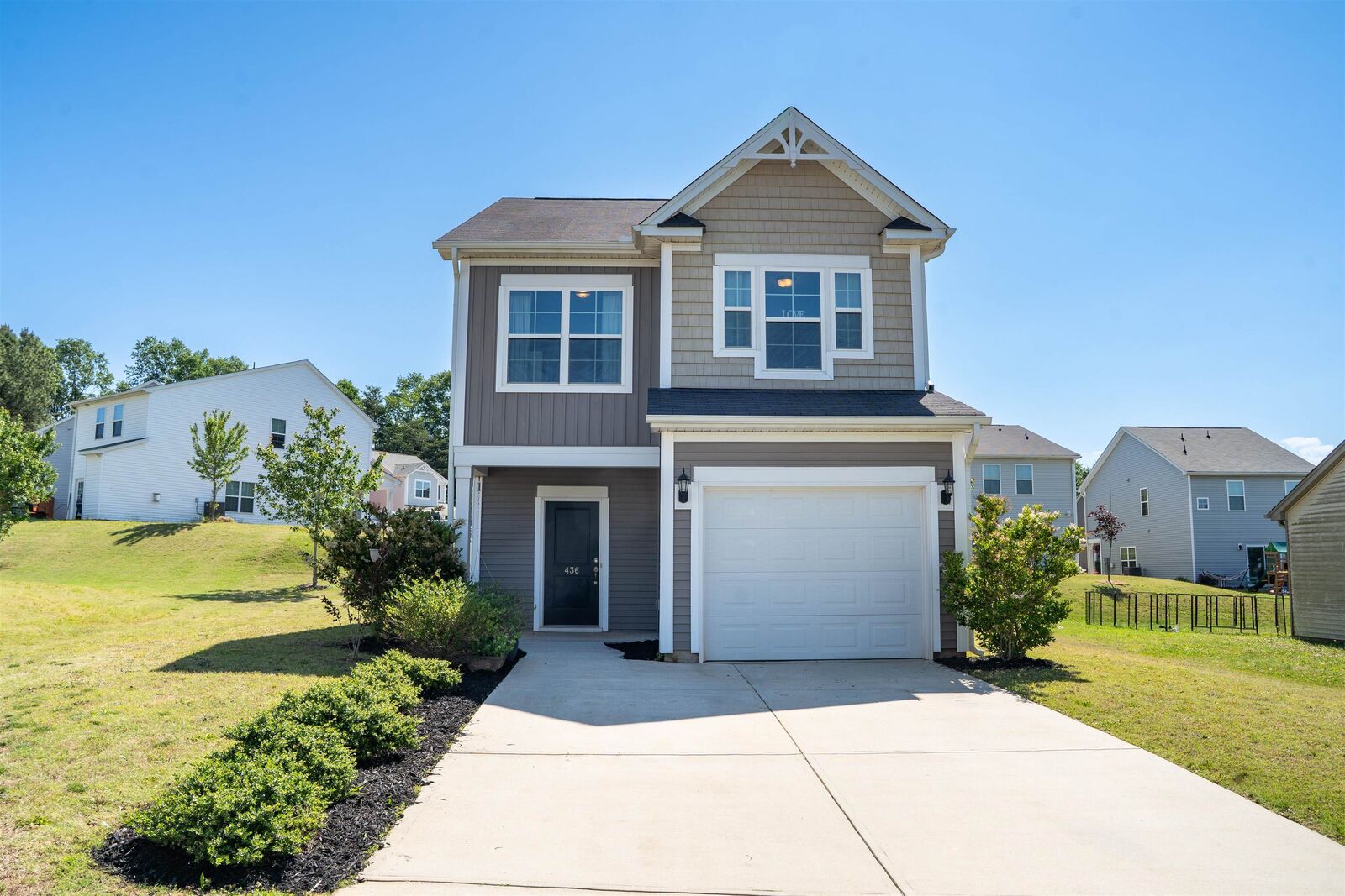 Property Photo: 436 N Ivestor Court SC 29349