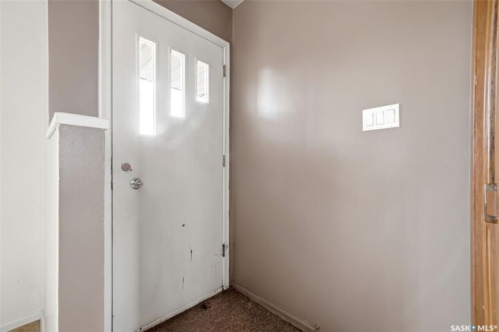 Property Photo:  205 Argyle Street N  SK S4R 4C7 