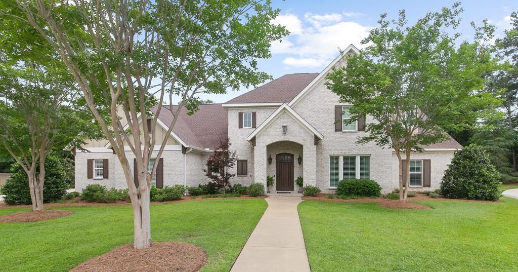 Property Photo:  207 Orleans St.  AL 36303 