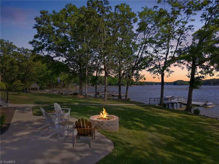 Property Photo:  450 Mainsail Road  NC 28146 