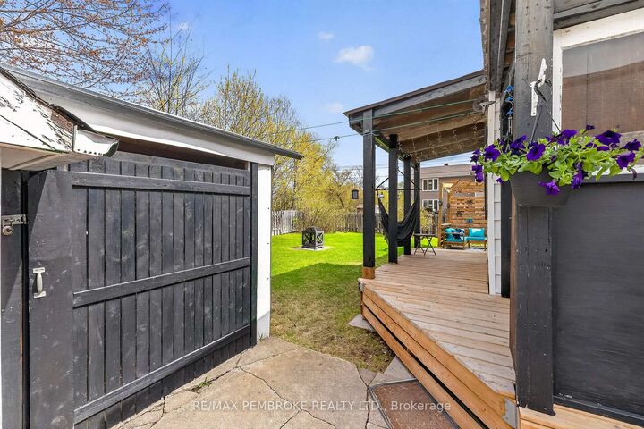 Property Photo: 302 Willard Street ON K8A 3T7