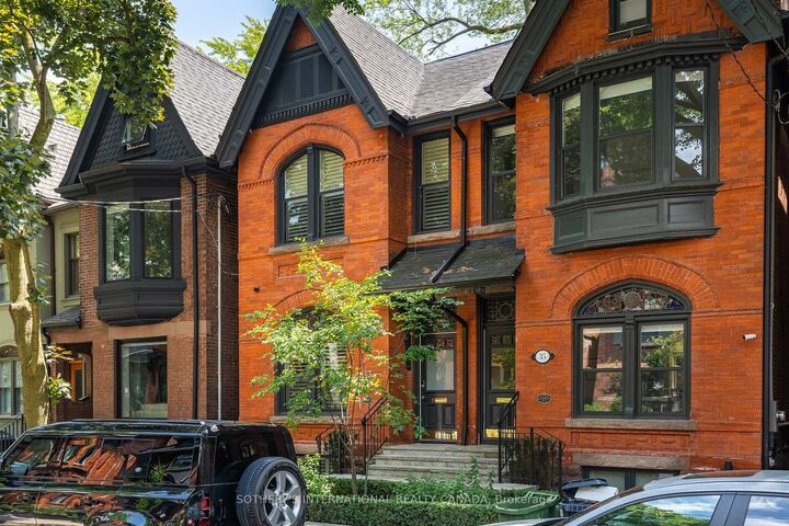 Property Photo: 33 Tranby Avenue ON M5R 1N4
