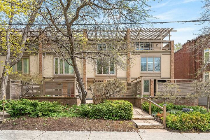 164 Dufferin Road — photo 1