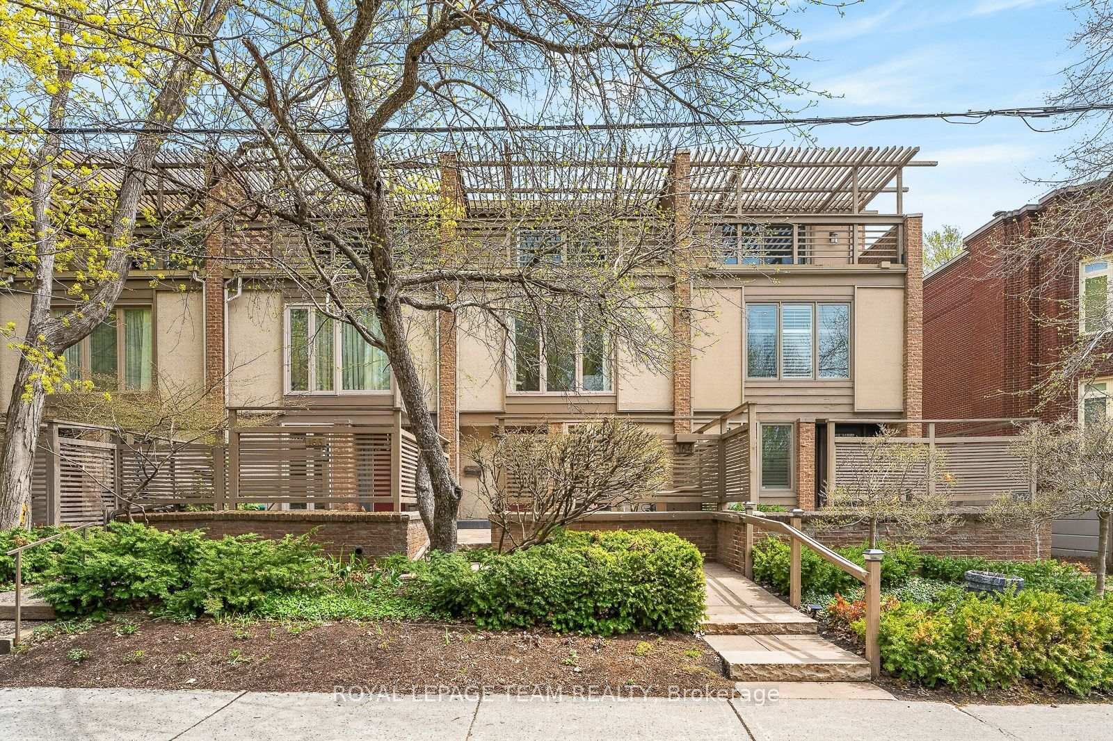 Property Photo: 164 Dufferin Road ON K1M 2A6