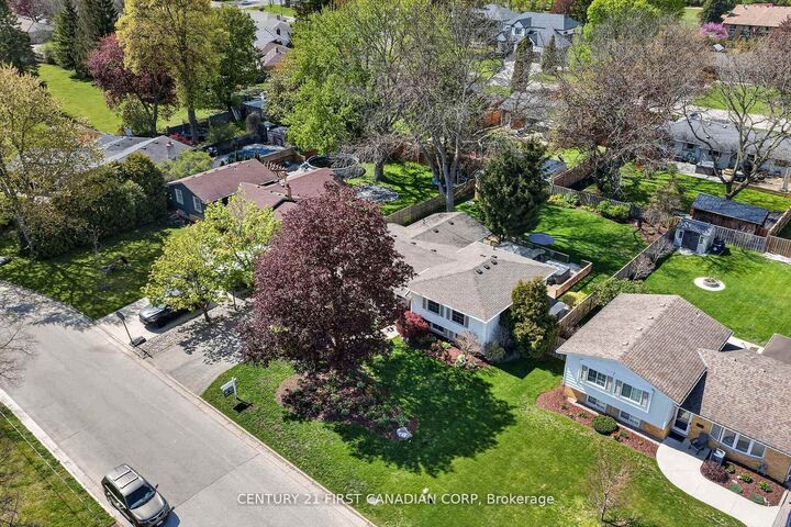 Photo de la propriété:  16 Gustin Avenue  ON N6P 1C2 