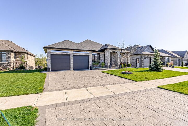 Property Photo: 151 Robin Ridge Drive ON N0L 1B0