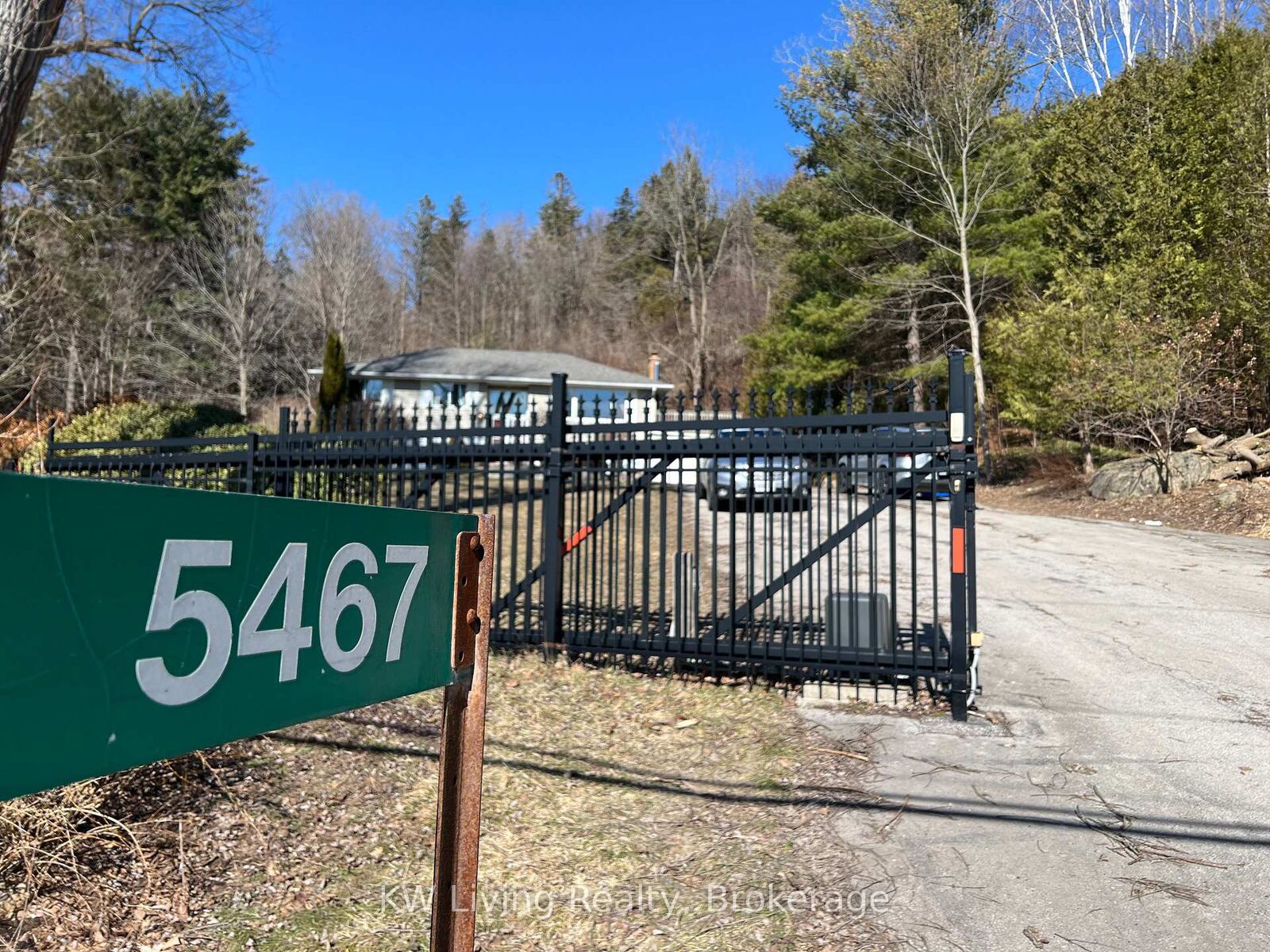 Property Photo: 5467 Cedar Springs Road ON L7P 0C2