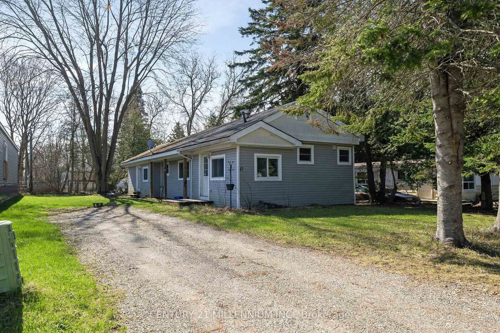 Property Photo:  17 Cedar Lane  ON N0B 1T0 