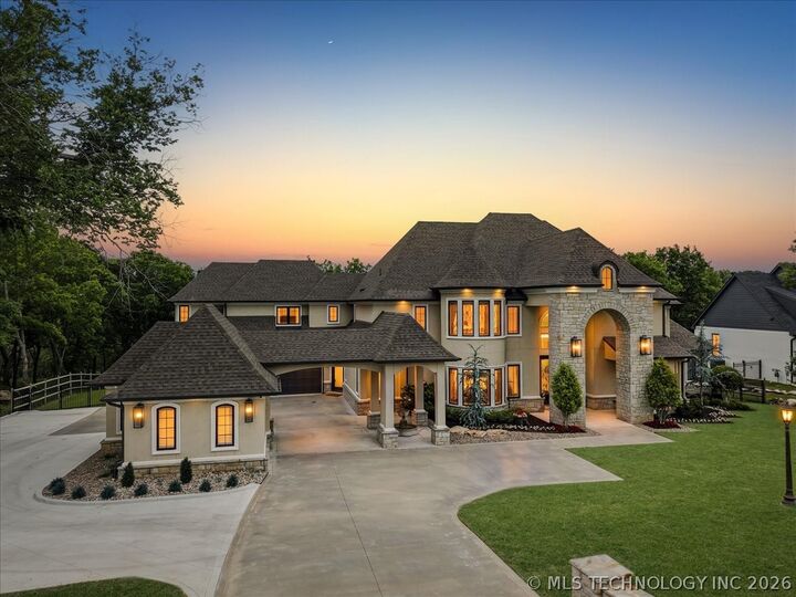 Property Photo:  17845 E Falcon Pass  OK 74055 