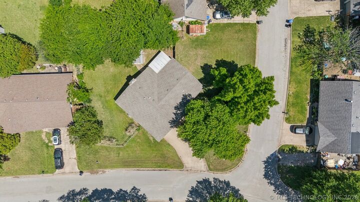 Property Photo:  812 W Atlanta Place  OK 74012 