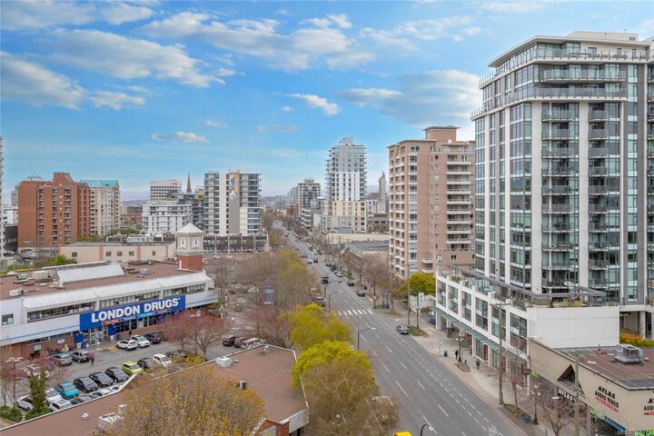 Property Photo: 1010 View St 1102 BC V8V 4Y3