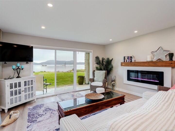 Property Photo:  2057 Kaltasin Rd 102  BC V9Z 0B9 