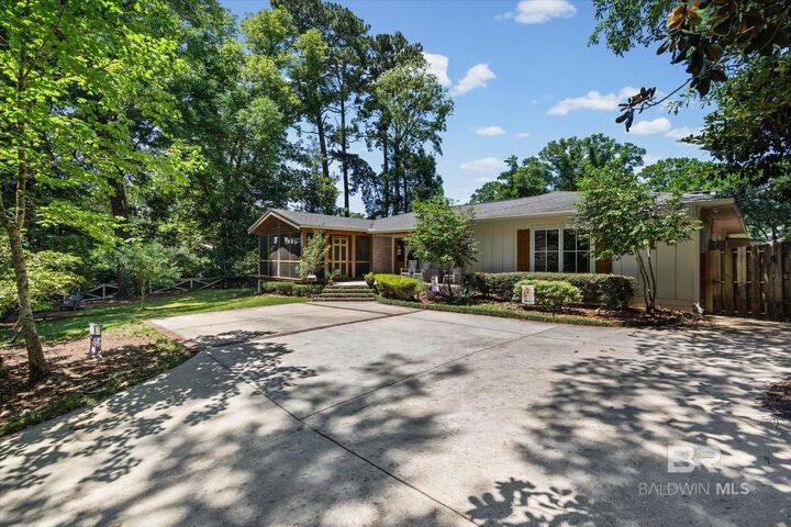 Property Photo:  205 Gayfer Court  AL 36532 