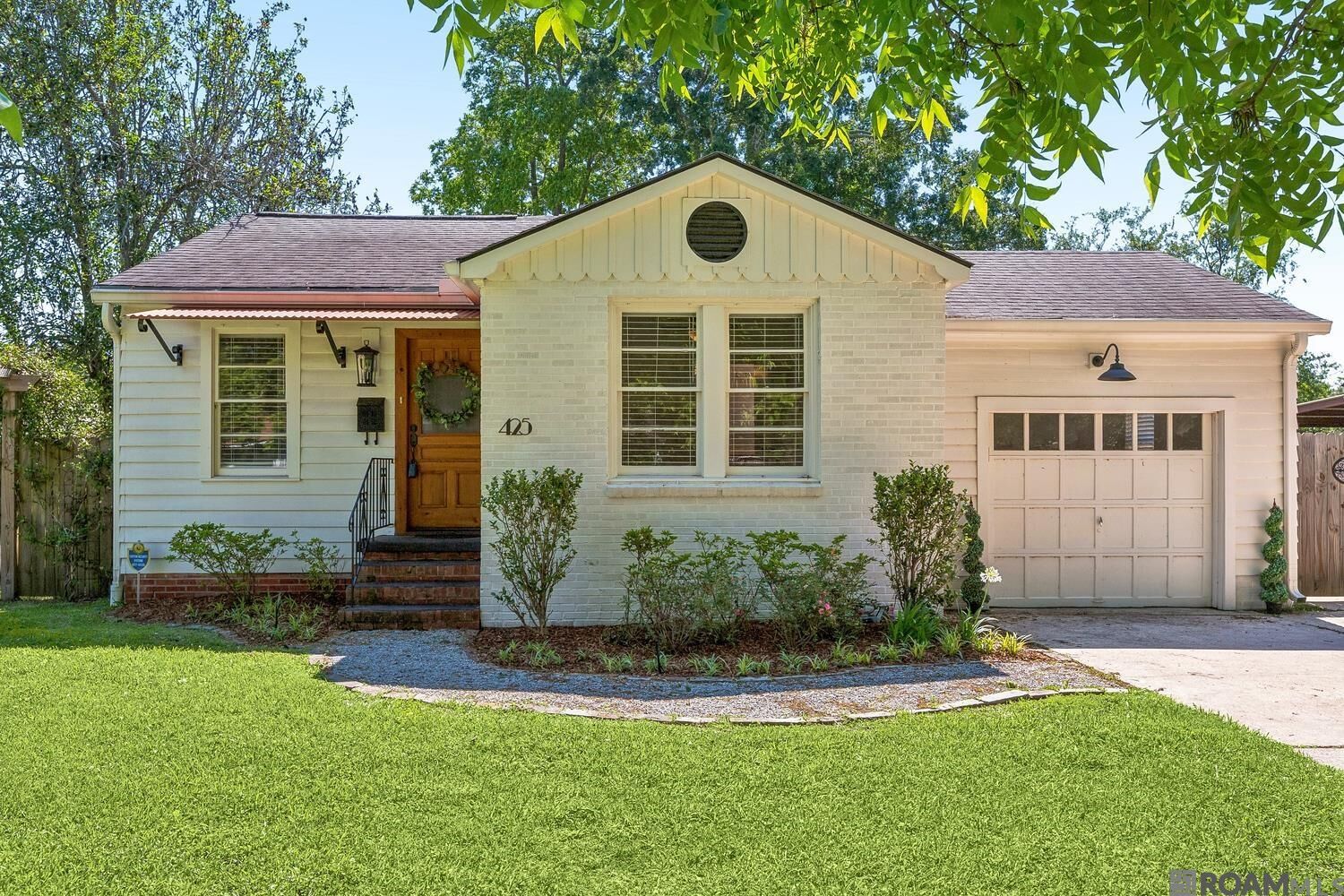 Property Photo:  425 Riverlon Ave  LA 70806 