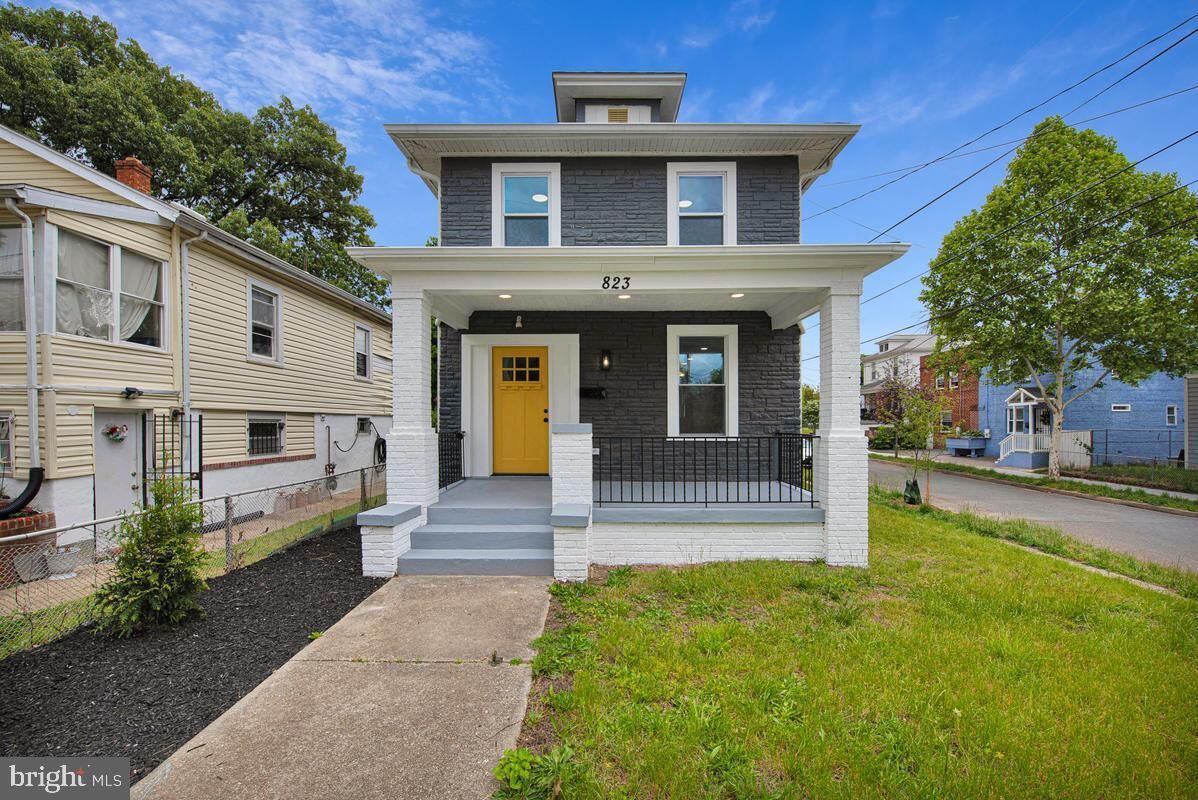 Property Photo:  823 46th Street NE  DC 20019 