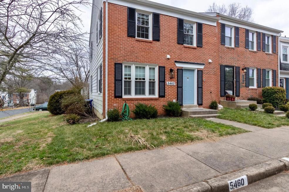 Property Photo: 5460 Lighthouse Lane VA 22015