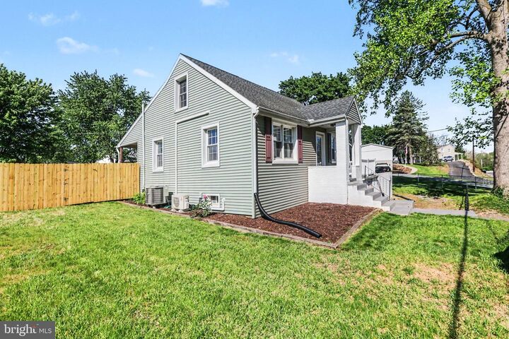 Property Photo:  214 N Railroad Street  PA 17036 