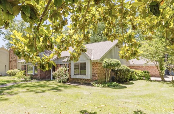 Property Photo:  110 Ridgewood  AR 71857 
