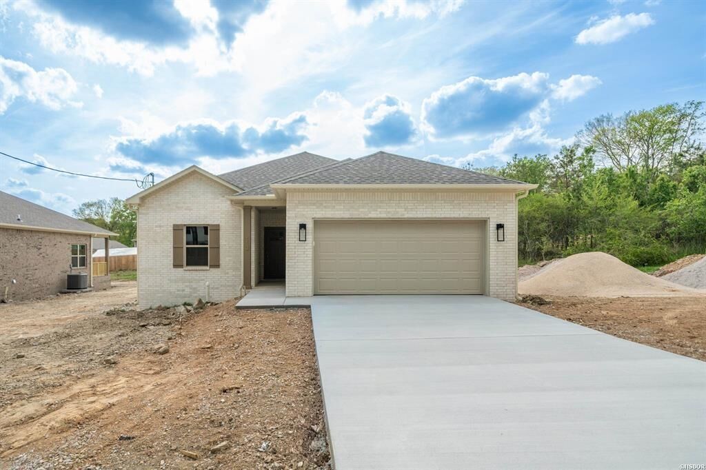 Property Photo: 113 Wickford Trail AR 71913