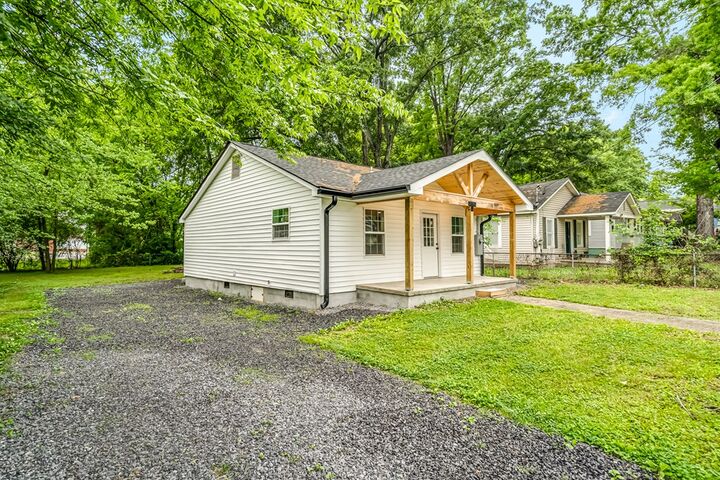 Property Photo:  1300 Ludie Street  GA 30720 