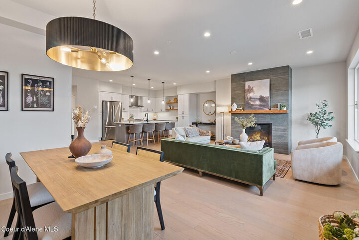 Property Photo:  1033 E Railroad Ave  ID 83854 
