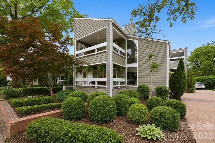 Property Photo:  517 N Poplar Street  NC 28202 