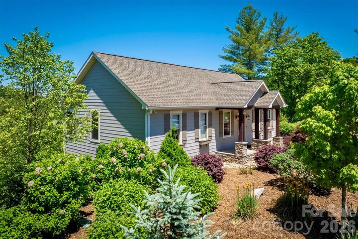 Property Photo:  5564 Table View Lane  NC 28645 
