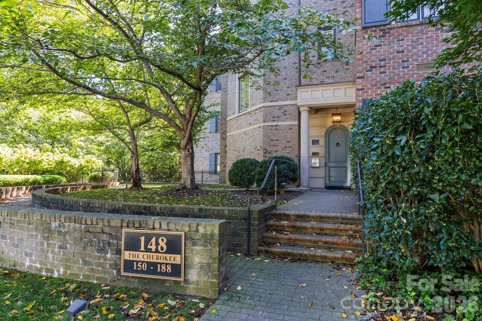 Property Photo: 168 Cherokee Road NC 28207