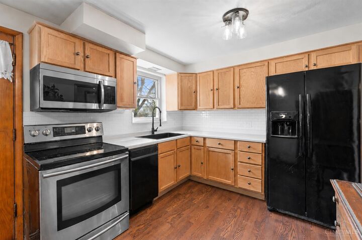 Property Photo:  873 E US Rt 22 &Amp 3  OH 45152 
