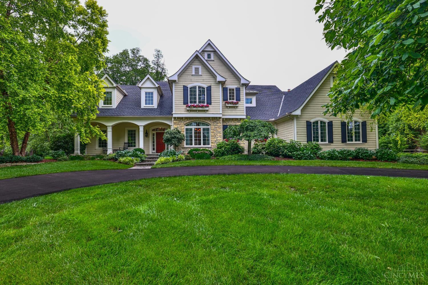 Property Photo:  8060 Chinquapin Lane  OH 45243 