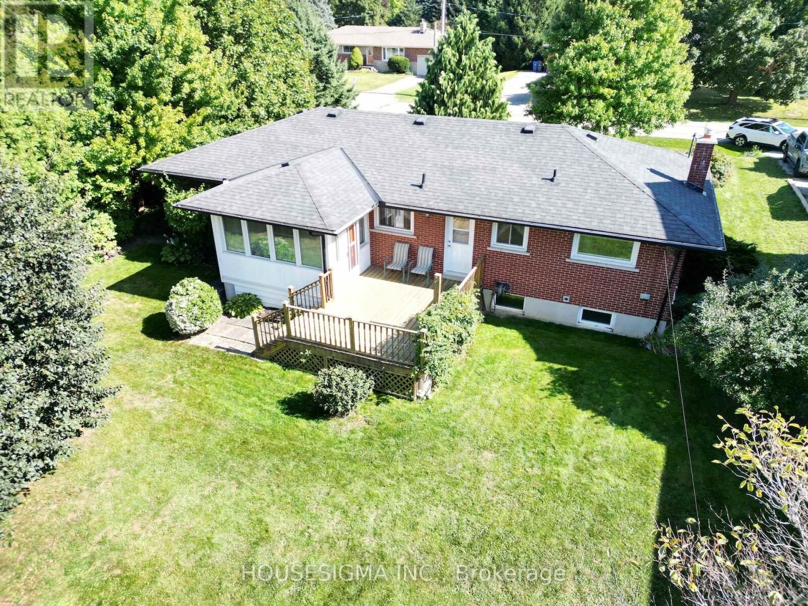 Property Photo:  33 Ridgeway Avenue  ON N1L 1G9 