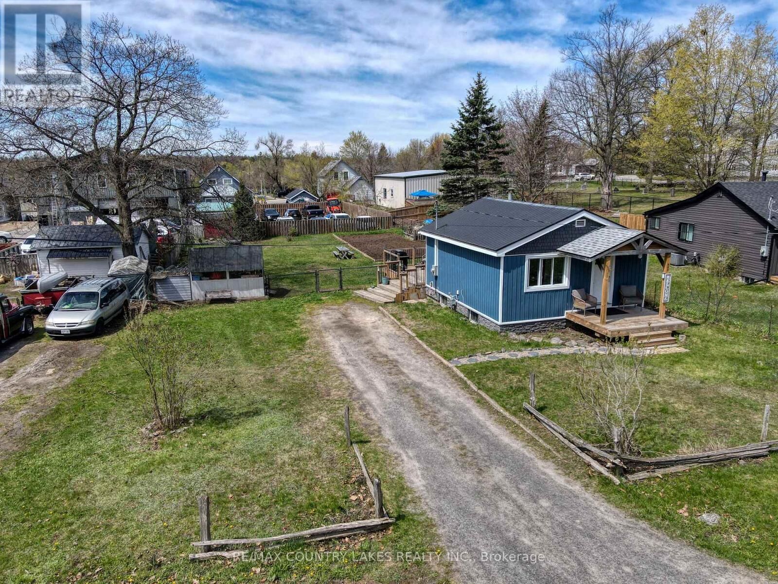Property Photo:  945 First Street South  ON P1P 1K3 