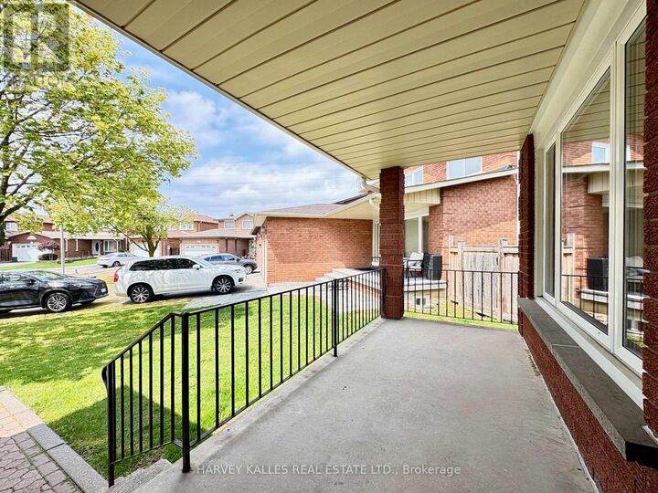 Property Photo:  70 Amaretto Court  ON L4L 6N1 