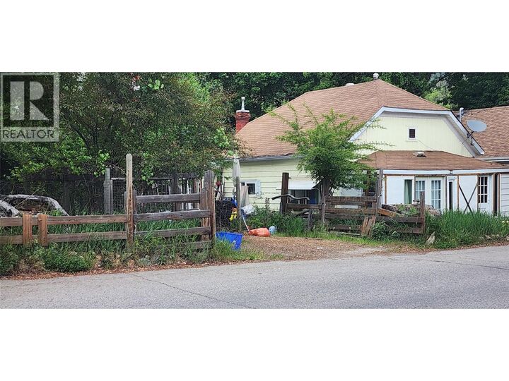 Property Photo:  173 75th Avenue  BC V0H 1H0 