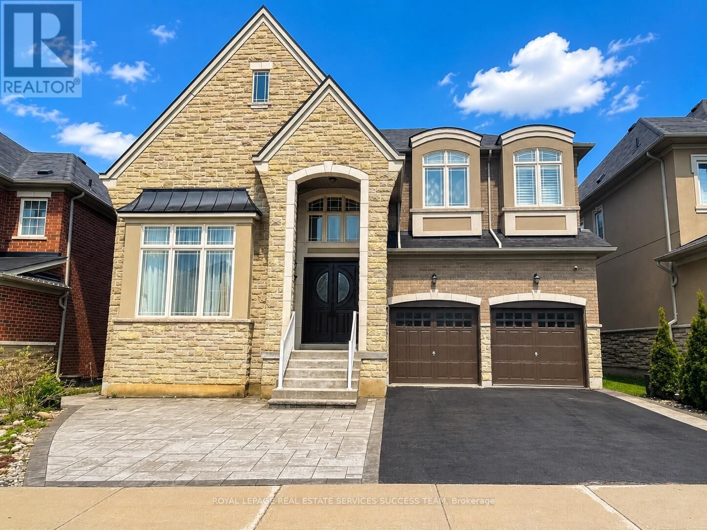 Property Photo:  77 Lady Nadia Drive  ON L6A 0G9 