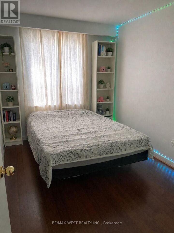 Property Photo:  45 Clovelly Avenue 2  ON M6C 1Y2 