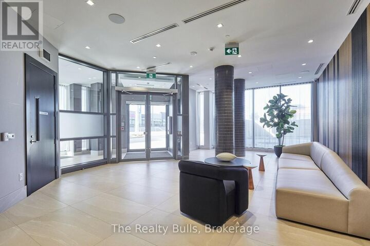 Property Photo:  2545 Simcoe Street North 516  ON L1L 0W3 