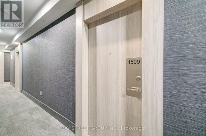 Property Photo:  75 Canterbury Place 1509  ON M2N 2N1 