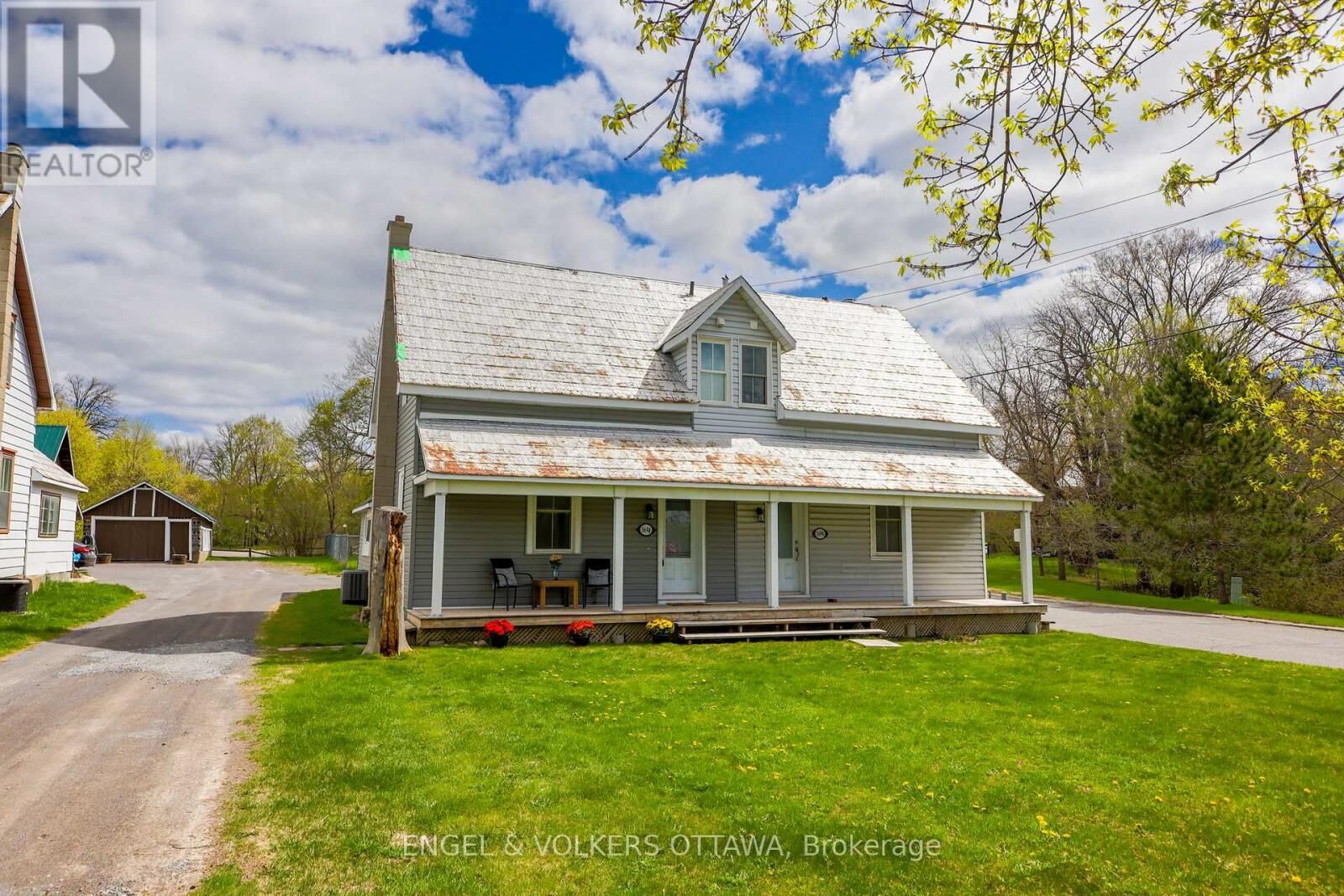 Property Photo:  3698 Carp Road  ON K0A 1L0 