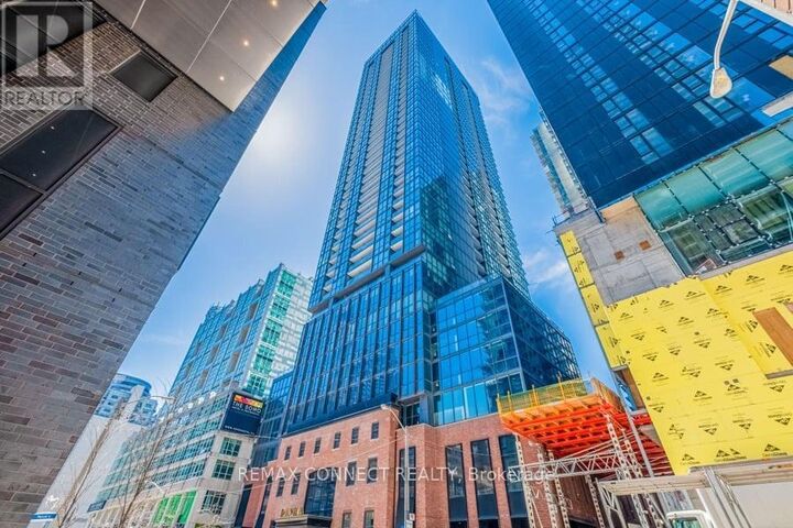 Property Photo:  88 Blue Jays Way 3806  ON M5V 0L7 