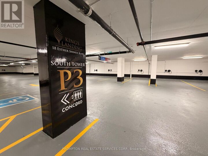 Property Photo:  68 Esther Shiner Boulevard 1707  ON M2K 0J6 