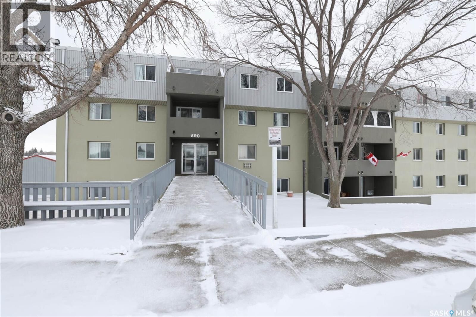 Property Photo:  101 590 Laurier Street  SK S6H 6X6 