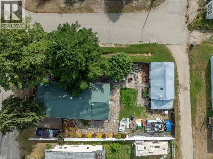 Property Photo: 1050 Hillside Avenue BC V0E 1M0