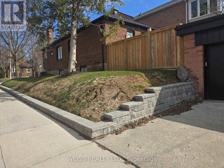 Property Photo:  199 Glengarry Avenue  ON M5M 1E1 