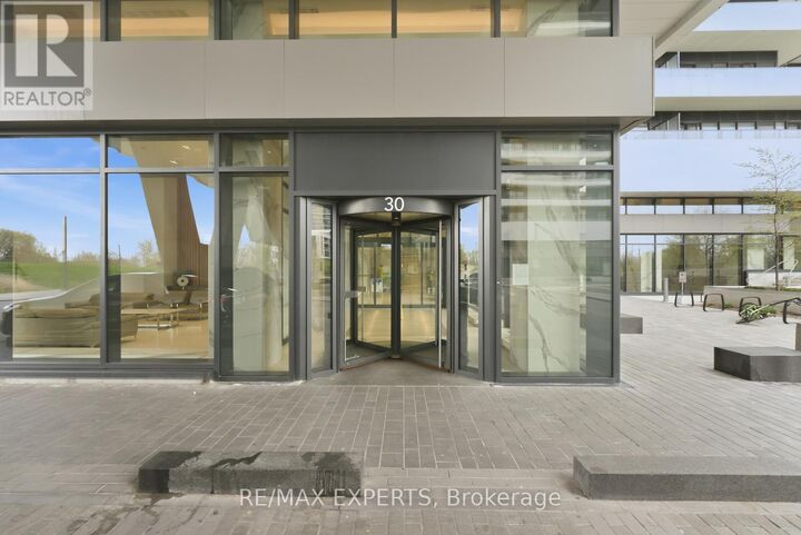 Property Photo:  30 Shore Breeze Drive 5606  ON M8V 0J1 