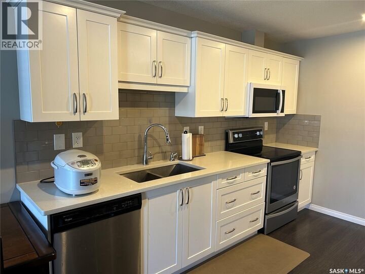 Property Photo:  2308 104 Willis Crescent  SK S7T 0Y2 
