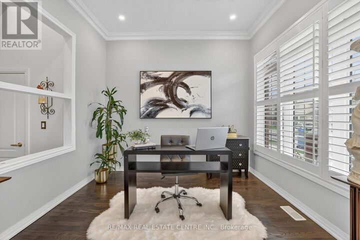 Property Photo:  27 Drew Brown Boulevard  ON L9W 6Z4 